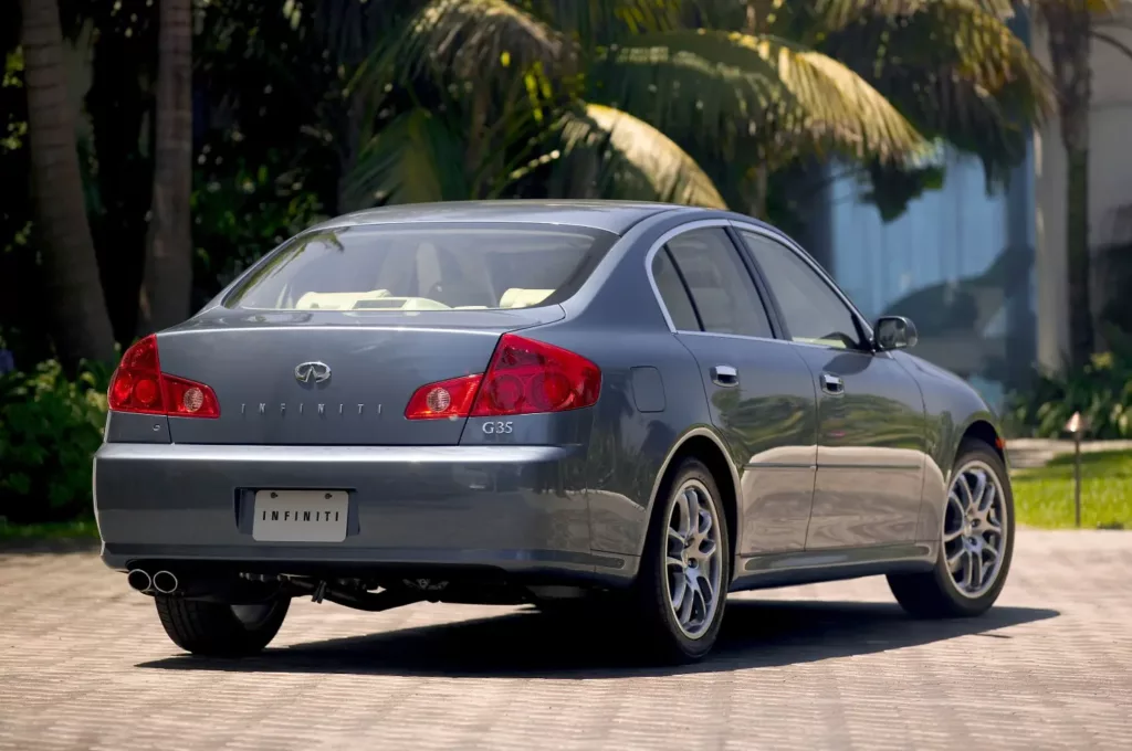 2005 Infiniti G35 backside intro image